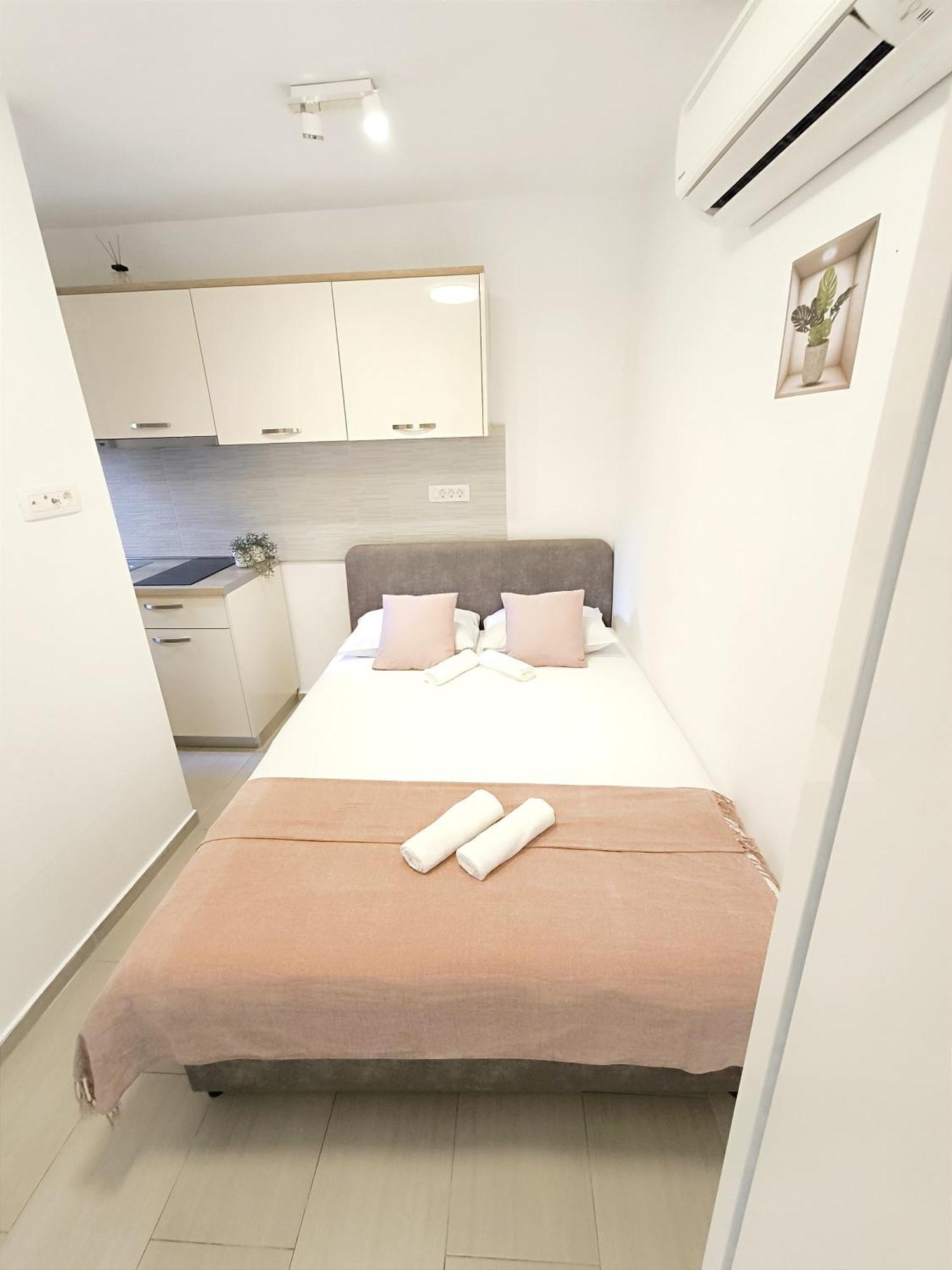 Studio apartment&room Niko Spalato Esterno foto