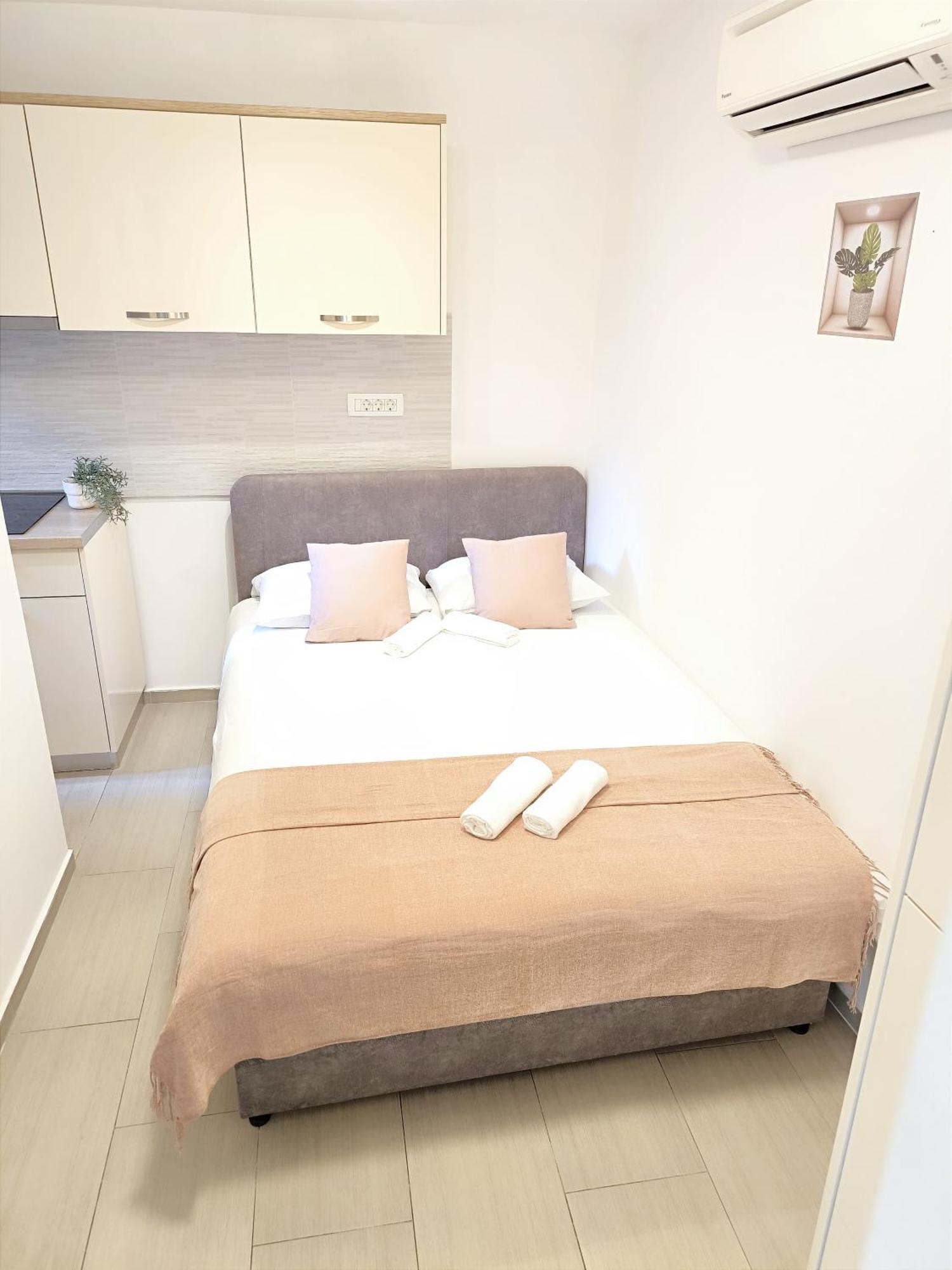 Studio apartment&room Niko Spalato Esterno foto