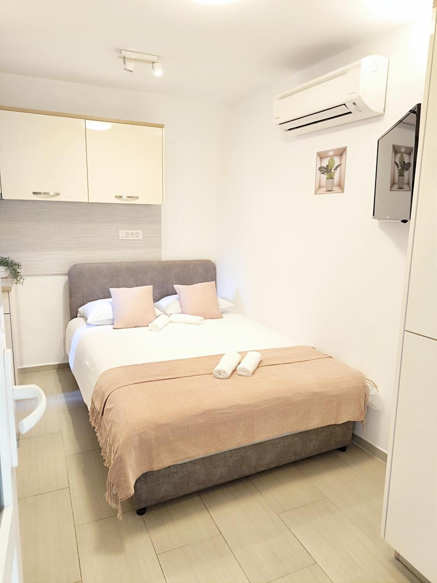 Studio apartment&room Niko Spalato Esterno foto