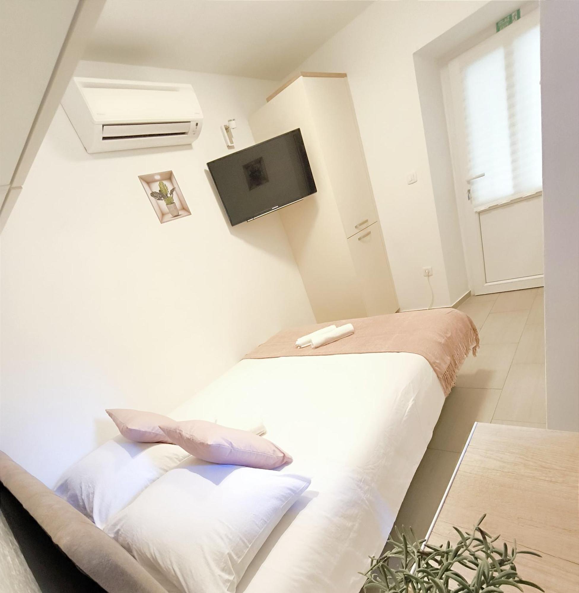Studio apartment&room Niko Spalato Esterno foto